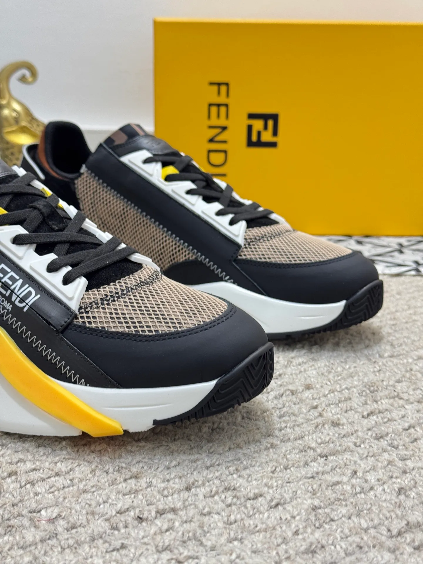 Men's men's shoes 💰520 [New style] 🦥🦥 Original quality - Fendi ◾️▫️F D🆕 Spring and summer new men's slip-on sneakers, with elastic straps, side zippers, and corrugated soles engraved with F. Embossed Fendi Flow lettering on the heel. Mixed material of high-tech fabric and black suede. FF graphic tongue. Ultra-light and wear-resistant EVA sole. Size: 38-44 (45 customized